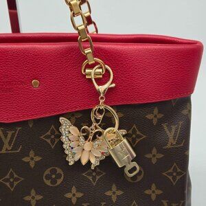LV Authentic Gold Padlock 🔒 Key Set w/ Unbranded Butterfly Keychain Charm
